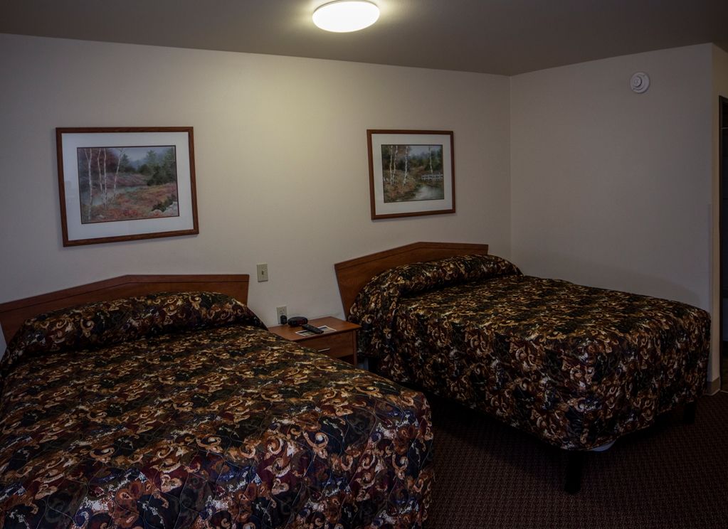 Woodspring Suites Evansville Room photo